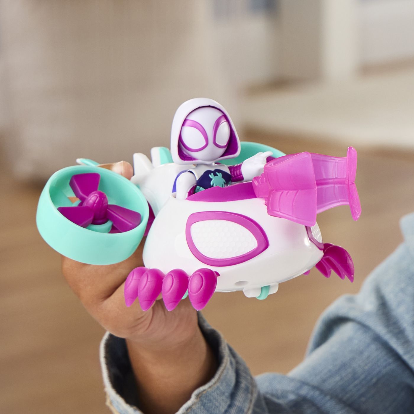 SPIDEY SI PRIETENII LUI UIMITORI MARVEL SET FIGURINA GHOST SPIDER SI VEHICUL COPTER 7.6CM [ps:4e5cbbef-0ef2-4170-8e62-414b20fe12f0]