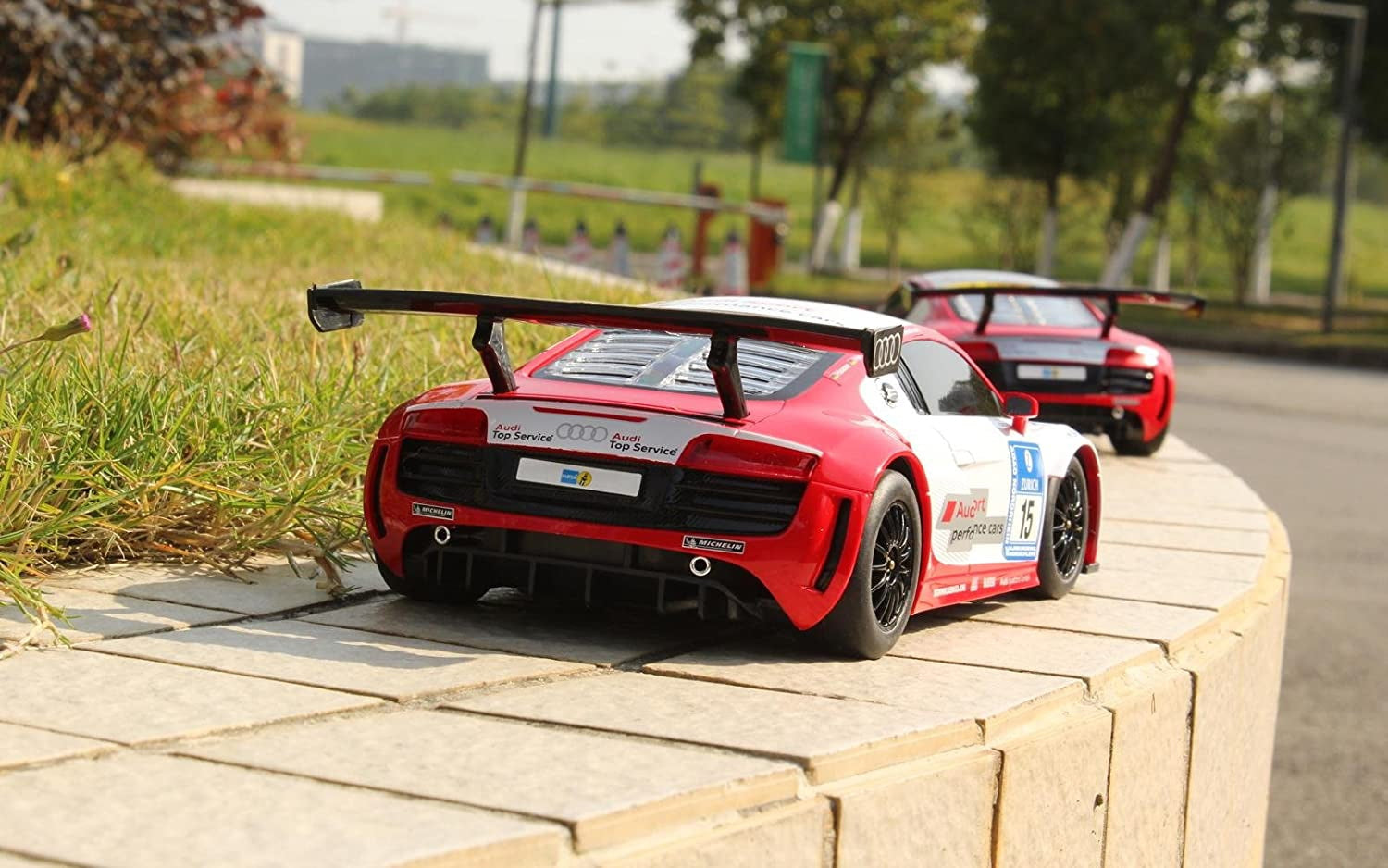 MASINA CU TELECOMANDA AUDI R8 LMS PERFORMANCE SCARA 1 LA 18 [ps:60b0a02c-c9bd-43ab-add2-d88cbf13fb6c]
