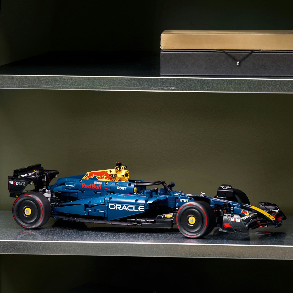 LEGO TECHNIC MASINA F1 ORACLE RED BULL RACING RB20 42206 - Imagine 5 [ps:3ab589ca-9c94-4927-a191-cdbdaa6b3c99]