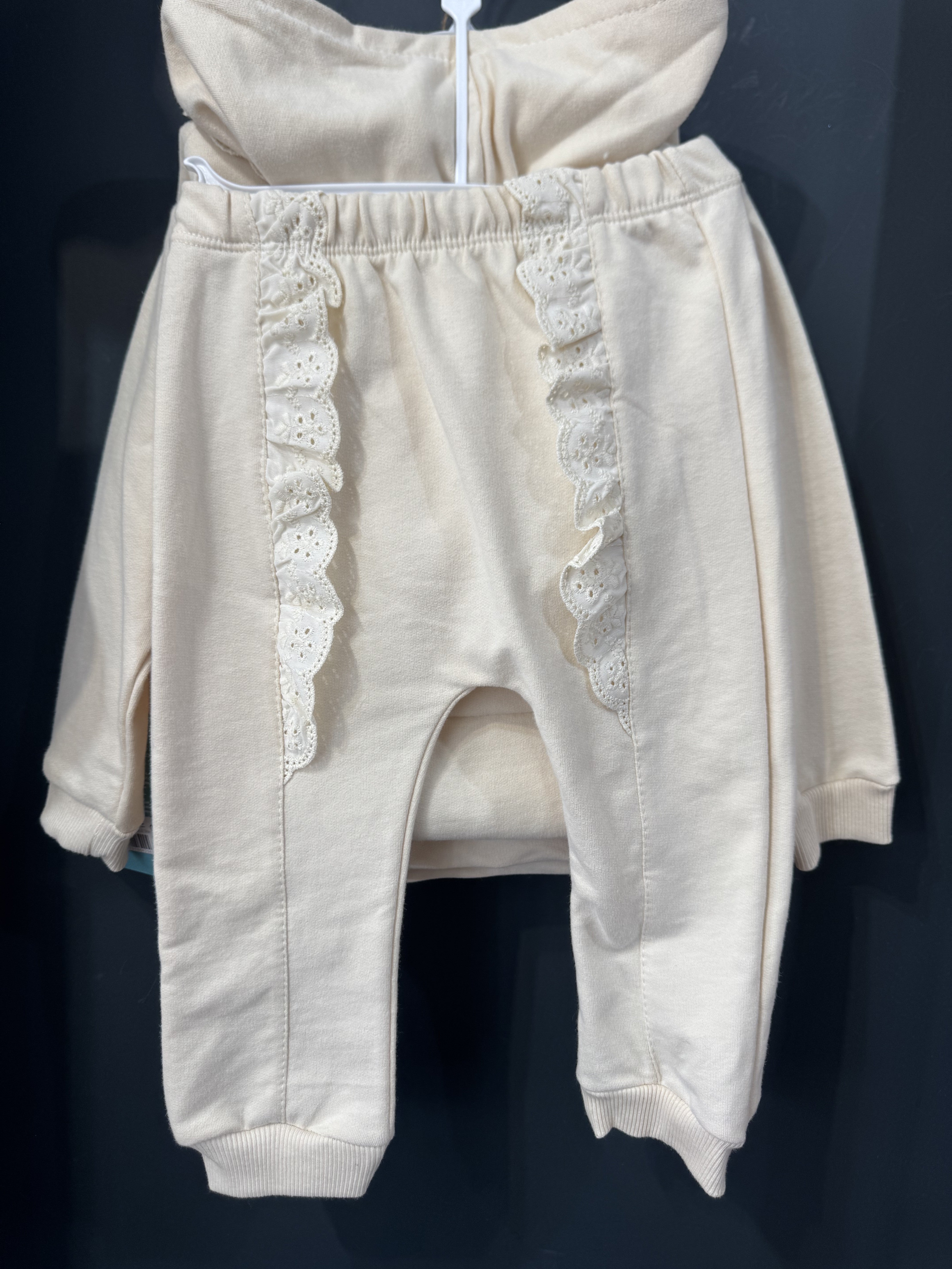 Set trei piese cu broderie florală și dantelă 18-24 Luni - 18-24 Luni (5) [ps:b8989c53-fa0a-48cd-8bbd-79e3b4260b4e]