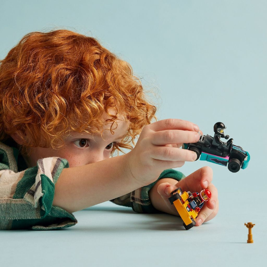 LEGO CITY CARTURI SI PILOTI DE CURSE 60400 - Imagine 3 [ps:ccaacb93-9bf8-40f4-8d38-b845e61d5b99]