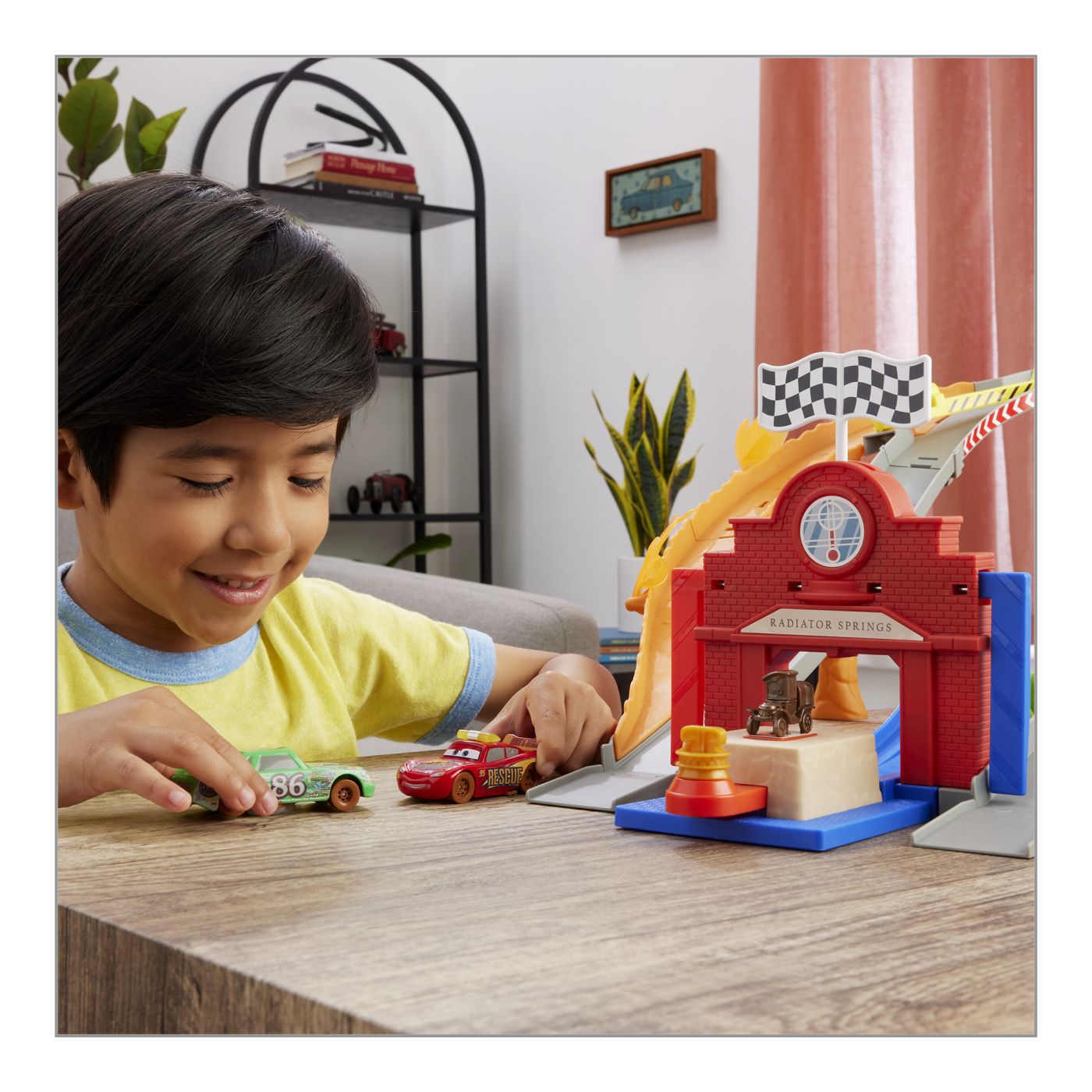 CARS RACE AND RESCUE SET DE JOACA CURCUIT DE SALVARE SI - Imagine 6