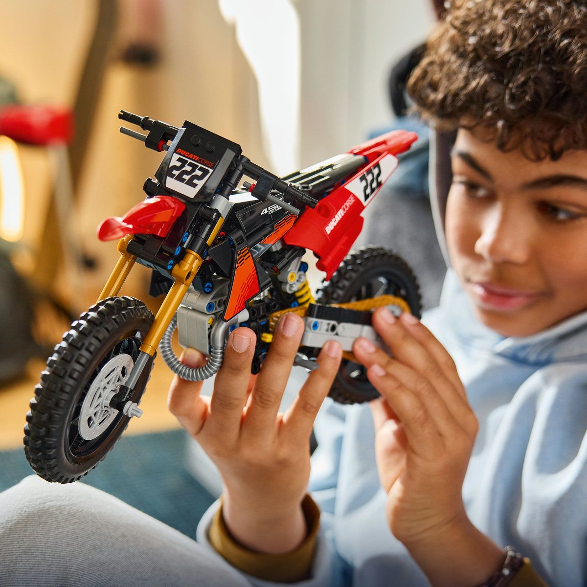 LEGO Technic Motocicletă Ducati Desmo 450 MX 42238 - Default Title (6) [ps:6a3473dc-cc19-4c48-b8c4-19c4692b4c75]