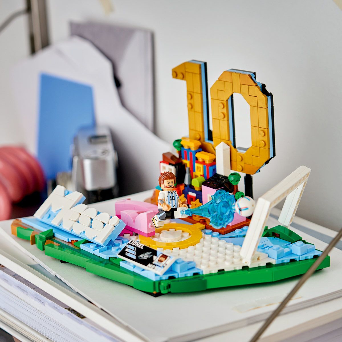 LEGO EDITIONS LIONEL MESSI MOMENTE IMPORTANTE DIN FOTBAL - Default Title (6) [ps:5b5e3735-3dce-4830-8ca8-c143dbd0957d]