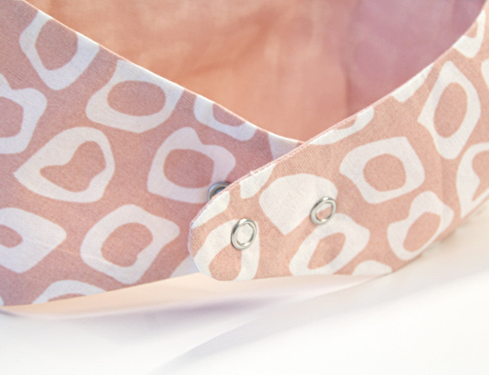 Baveta BabyJem tip bandana cu jucarie dentitie (Culoare: - Roz