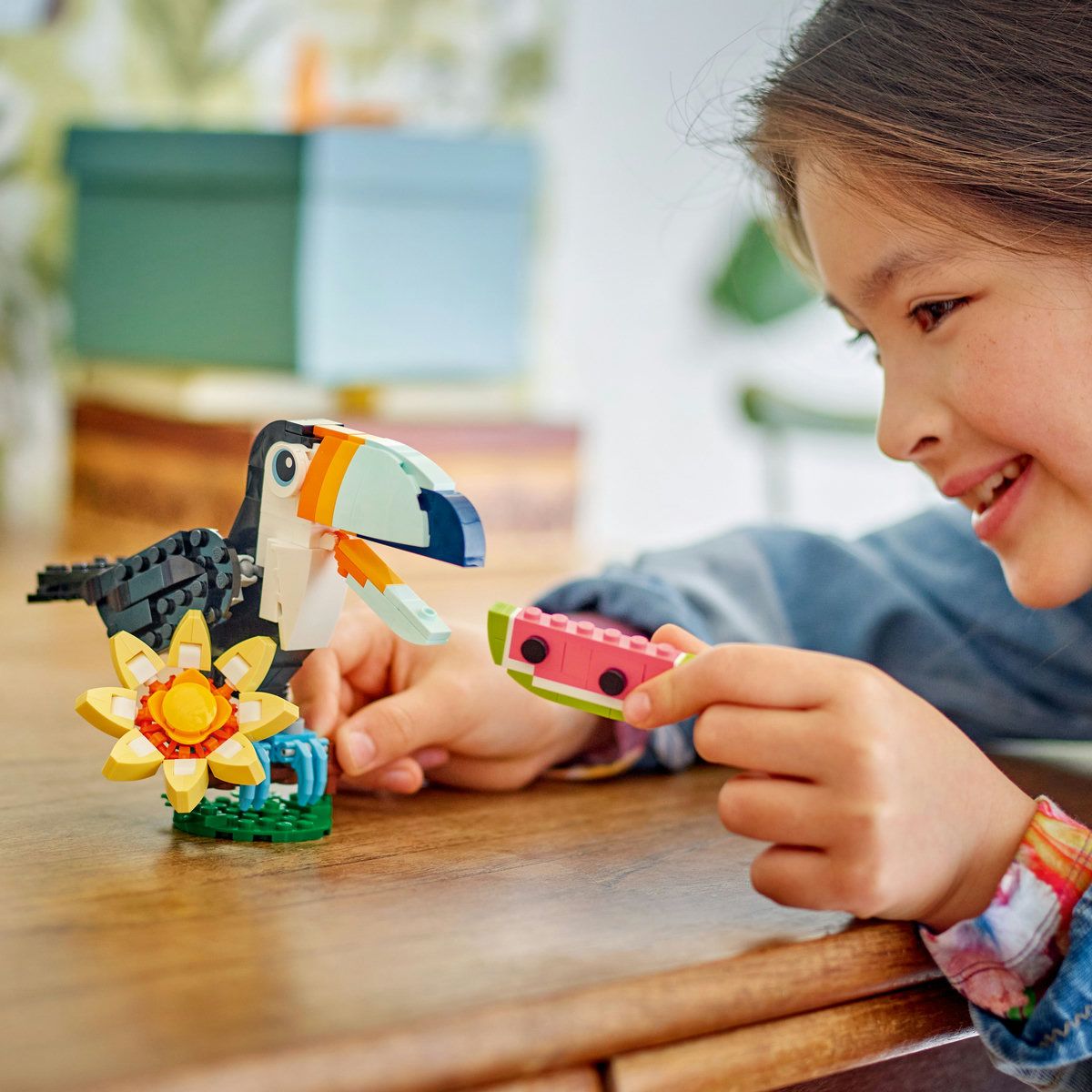 LEGO CREATOR ANIMALE SALBATICE TUCAN TROPICAL 31173 - Imagine 5 [ps:5eae7902-e003-4b65-8d06-d6e1abb89cf7]