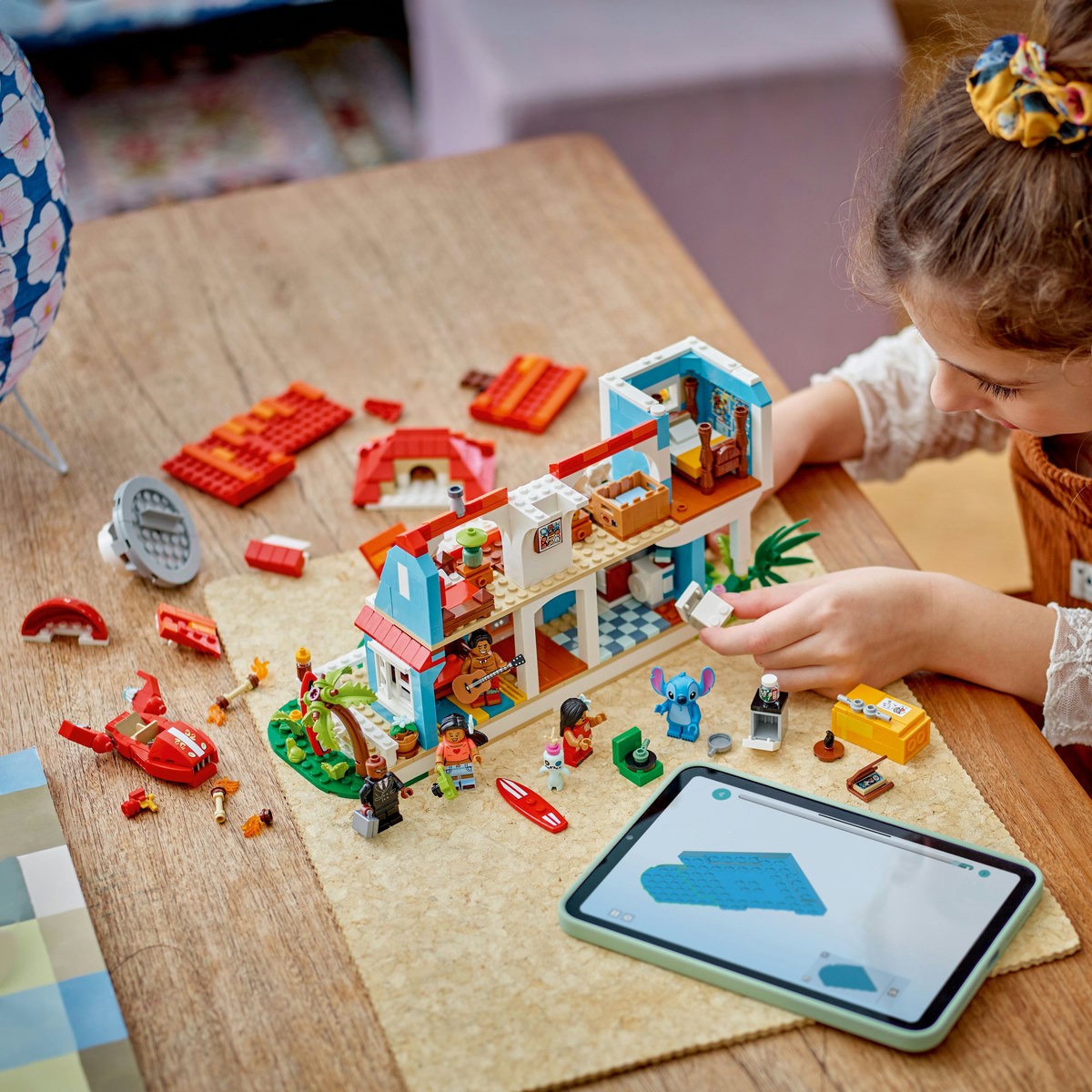 LEGO DISNEY CASA DE PE PLAJA A LUI LILO SI STITCH 43268 - Imagine 4 [ps:1191d031-3269-4e0a-99b3-2d3d7073d729]