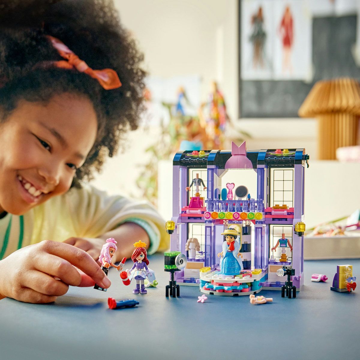 LEGO FRIENDS SHOW DE MODA IN ORASUL HEARTLAKE 42685 - Imagine 3 [ps:add7a326-7731-4dca-8157-f810c68615aa]