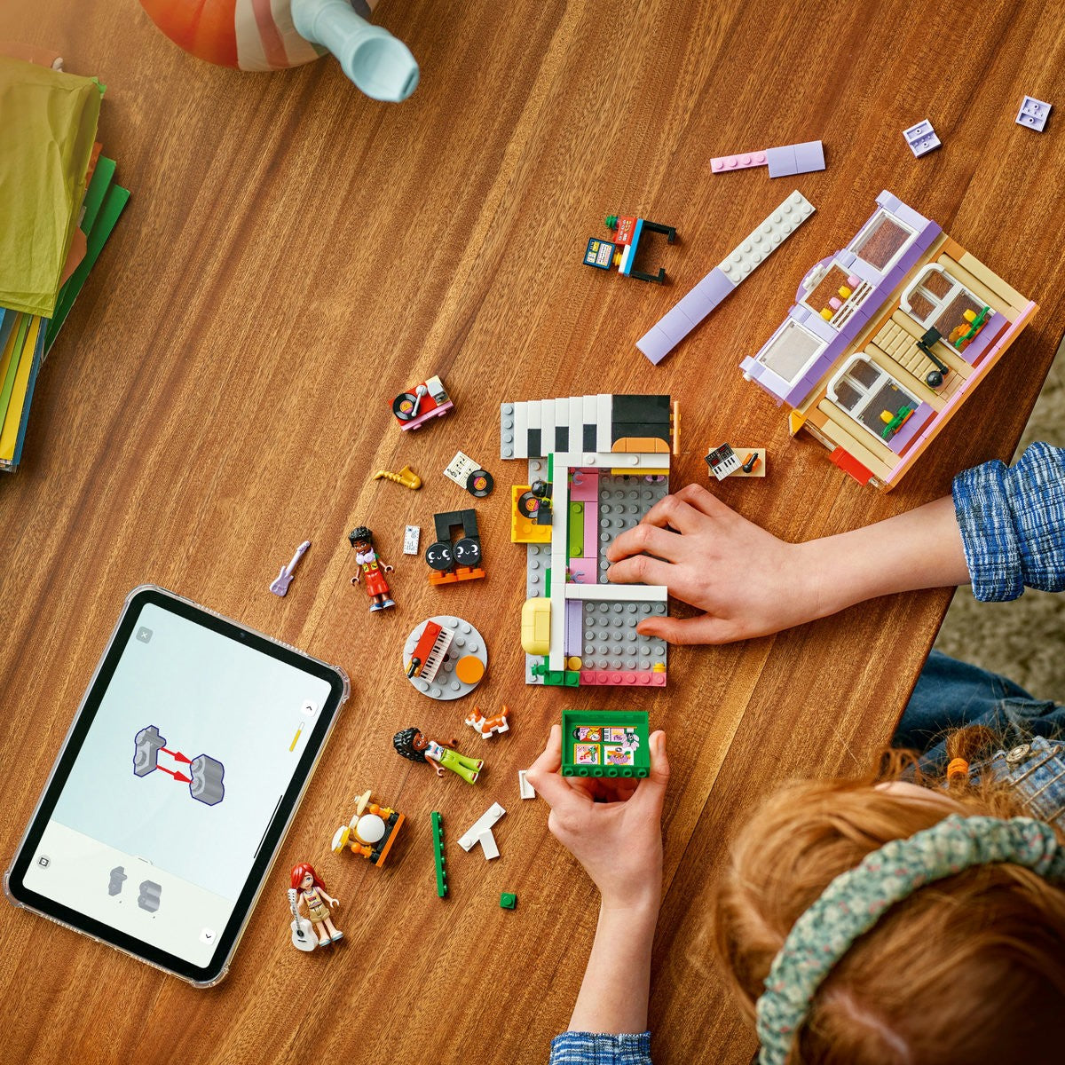 LEGO FRIENDS MAGAZIN DE MUZICA SI APARTAMENT 42653 - Imagine 4 [ps:890cc0c4-deb9-43f4-b8ff-4aa67a3bdbcf]