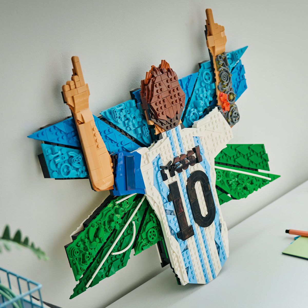 LEGO Editions Lionel Messi Sărbătorire 43018 | Infant.ro - Default Title (7) [ps:8715ed52-2105-450a-b70e-efe409586d0d]