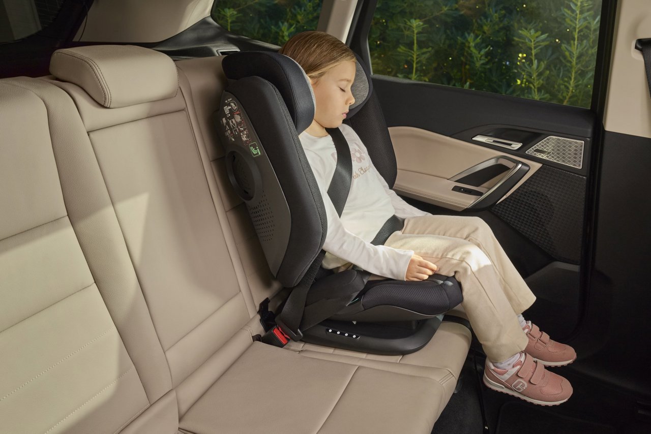 Scaun auto Chicco Fold&Go I-Size Isofix, PoshBlack - Negru (7) [ps:94928178-05c6-4e4d-91b5-1c8c5eb9cde1]