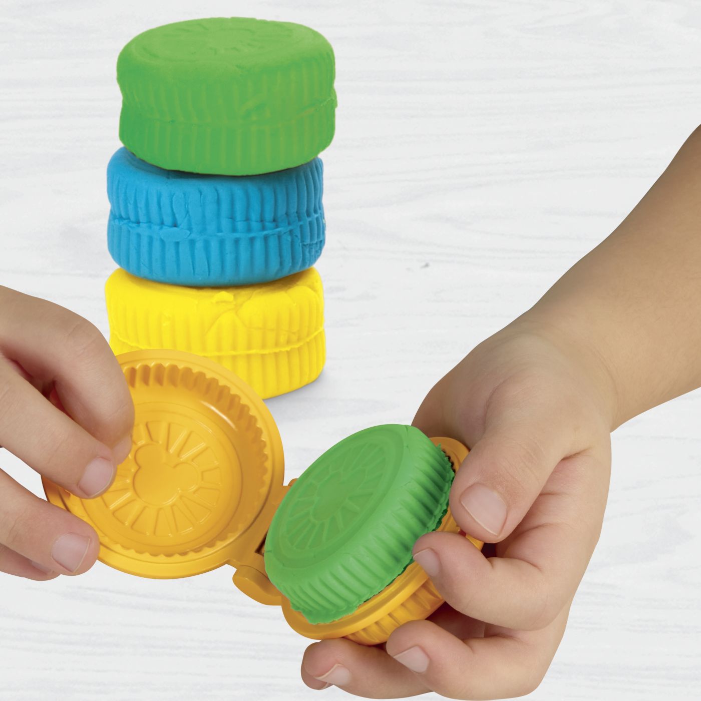 PLAY DOH DISNEY JR CLUBUL LUI MICKEY MOUSE SET LA GARAJ - Imagine 8 [ps:6d89d267-8e41-4f44-a894-6e1d27fd8198]