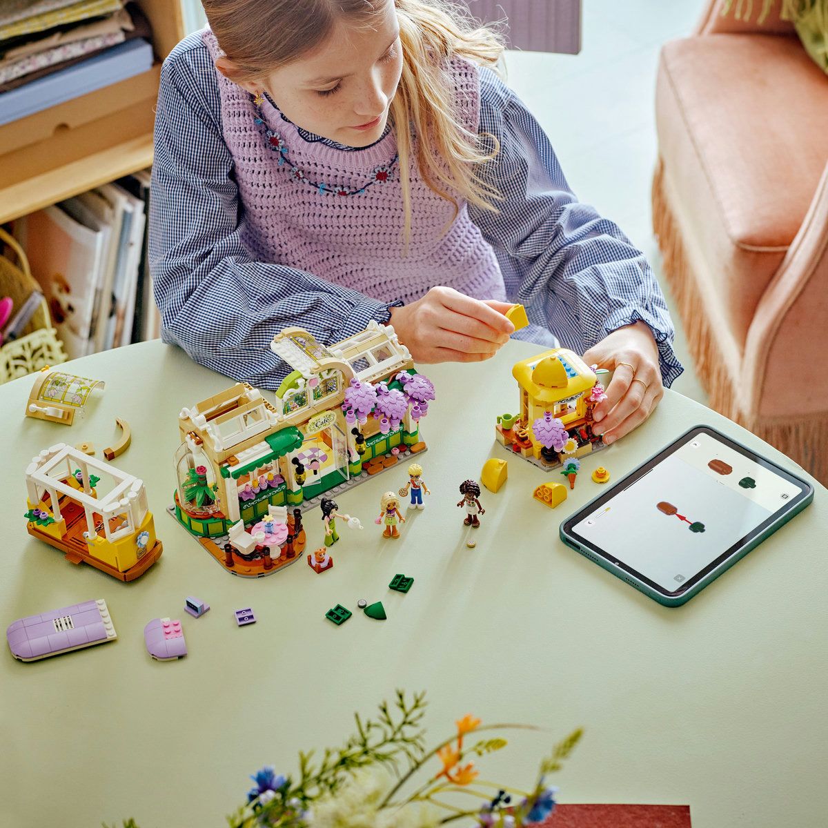 LEGO FRIENDS CAFENEA CU MULTE PLANTE SI FLORARIE 42671 - Imagine 3 [ps:75f97a5b-eff1-4b01-a2dc-275e6218a000]