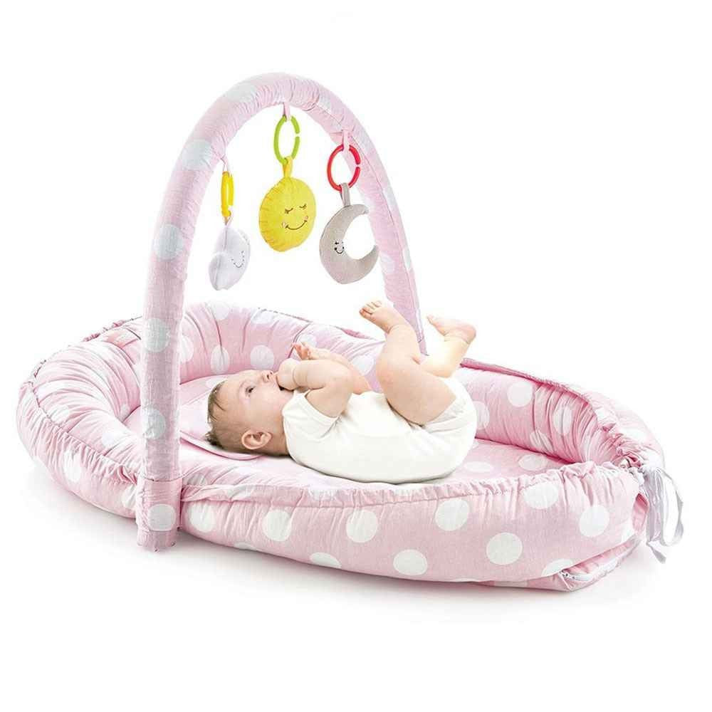 Salteluta BabyNest cu bara jucarii Between parents - Roz