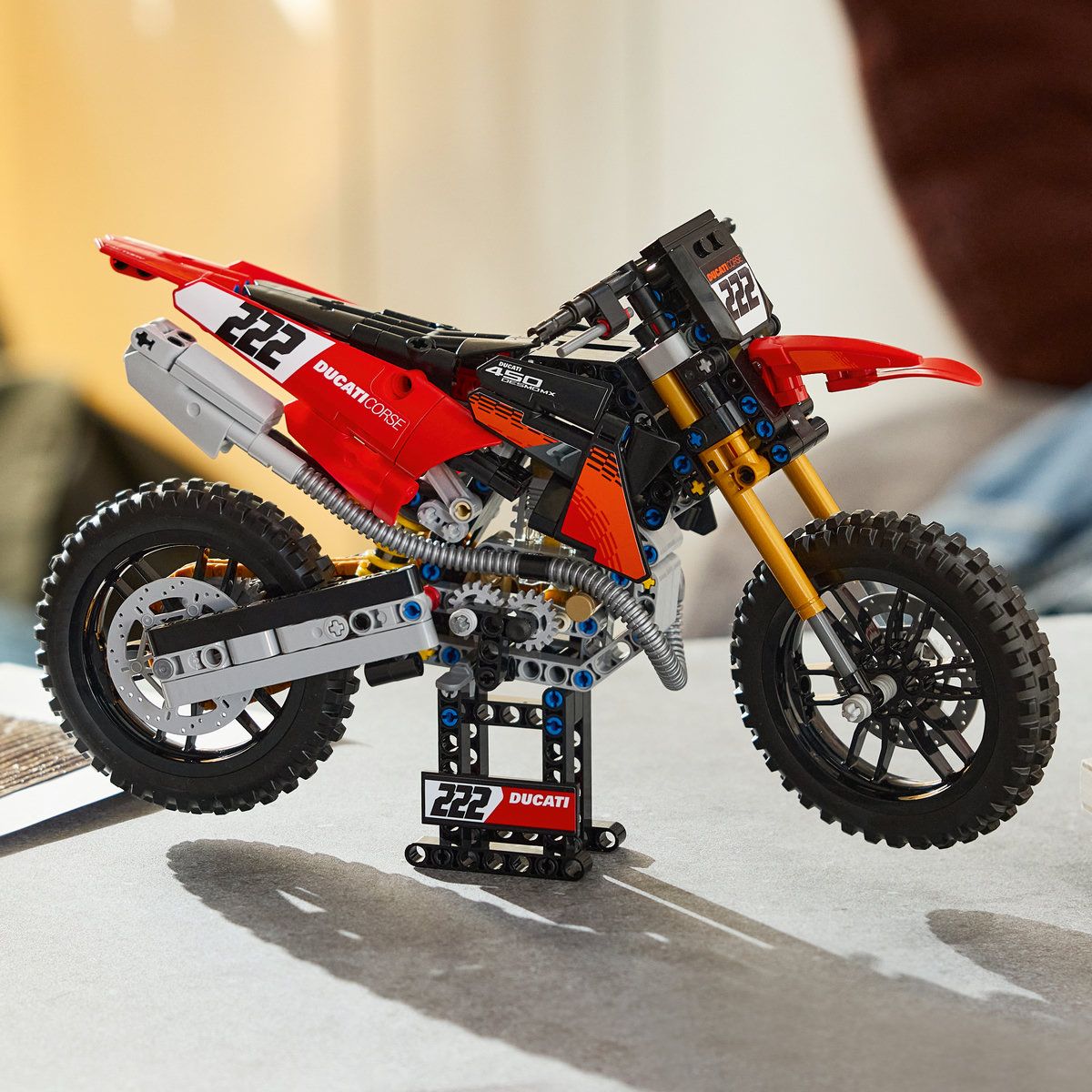 LEGO Technic Motocicletă Ducati Desmo 450 MX 42238 - Default Title (8) [ps:705134a1-be13-4699-b5b1-f43e5992d3bb]