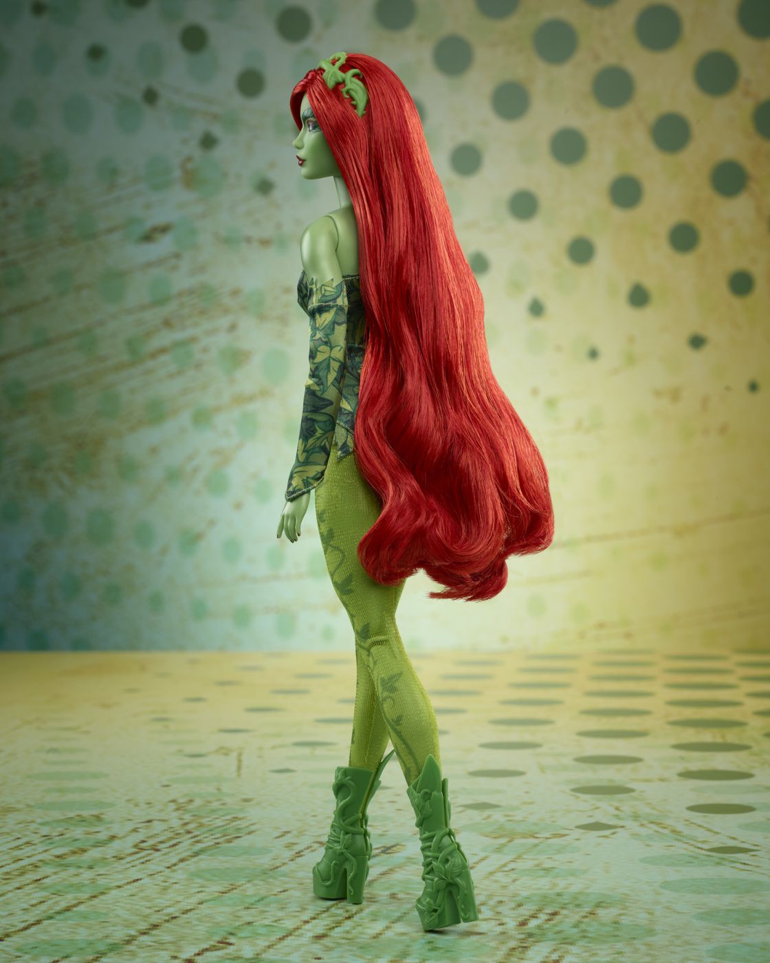 Papusa Barbie Signature Poison Ivy Batman '85 - Mattel - Default Title (8) [ps:685295dd-31d2-484c-9aca-e9af5900b499]