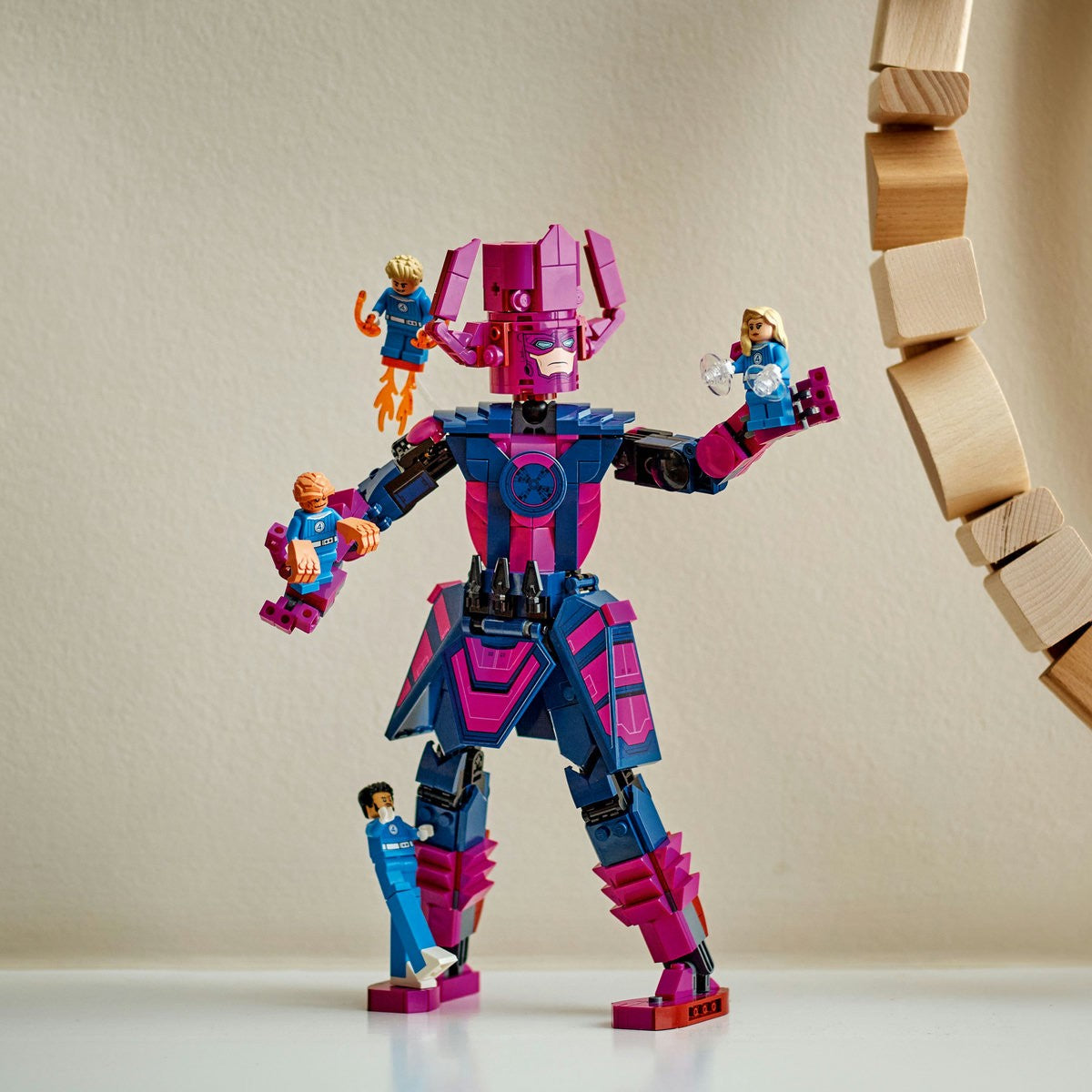 LEGO SUPER HEROES FIGURINA DE CONSTRUCIE CEI 4 - Imagine 5 [ps:4699fba5-f910-4ea5-ae41-3a085331ebef]