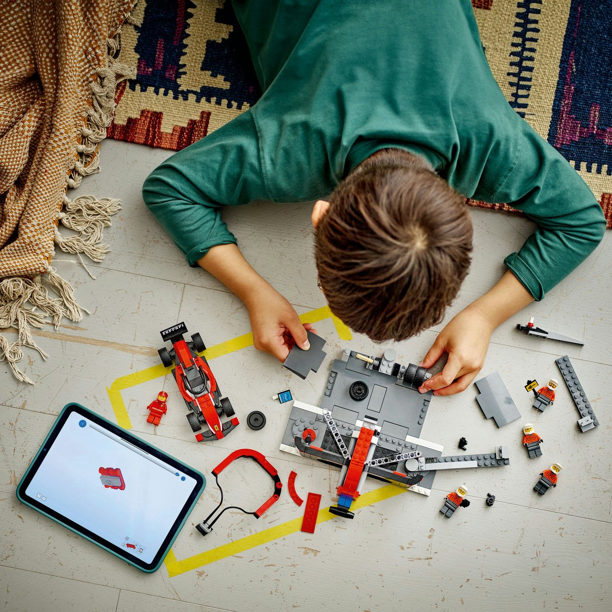 LEGO CITY BOXA SI MECANICI F1 CU MASINA FERRARI 60443 - Imagine 4 [ps:cf3615ae-f88d-4aa1-8f72-cf2c6186c680]