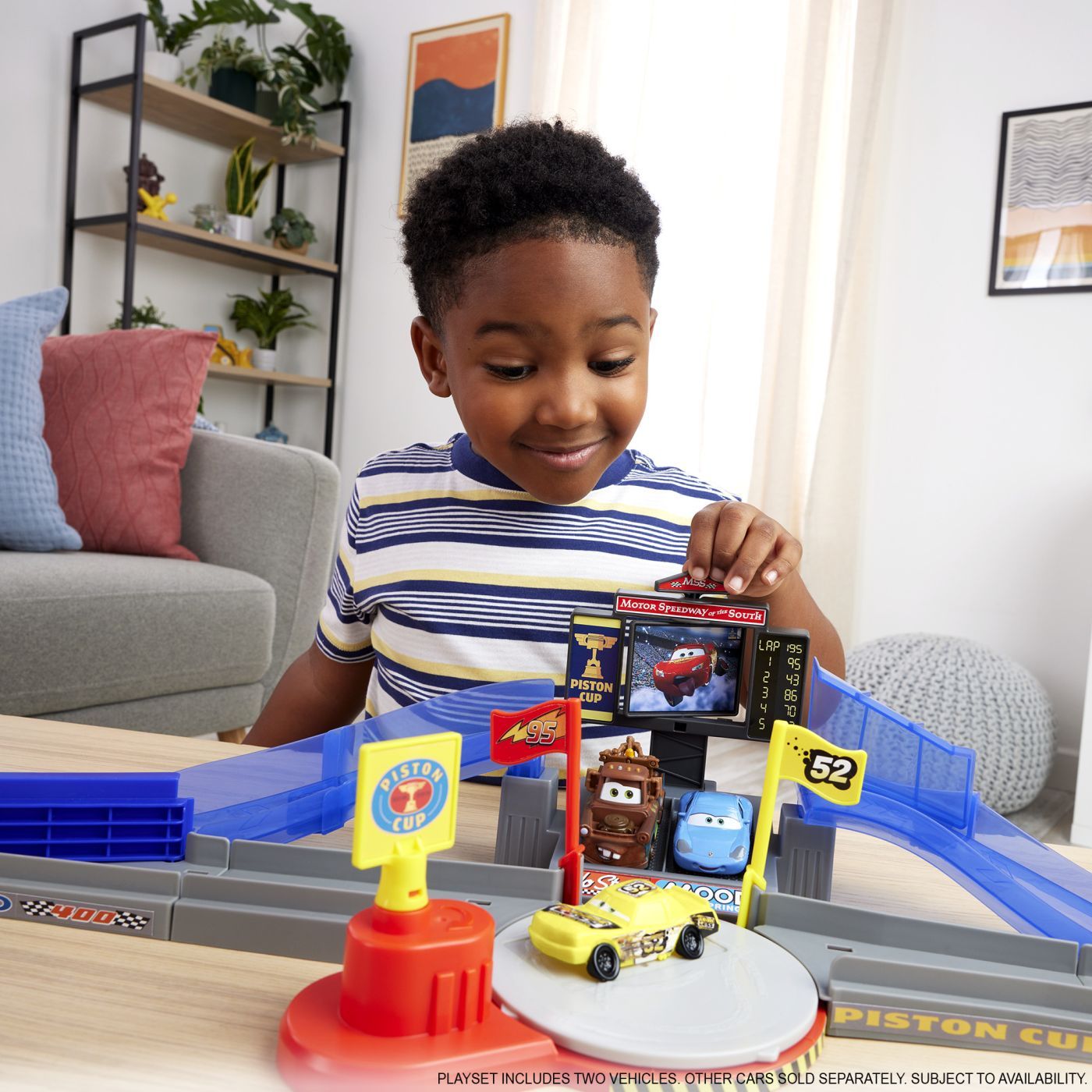 CARS SET DE JOACA PISTA DE CURSE PISTON CUP CU MASINUTA - Imagine 4 [ps:dc8f538b-3efc-4730-8996-4884ab257259]