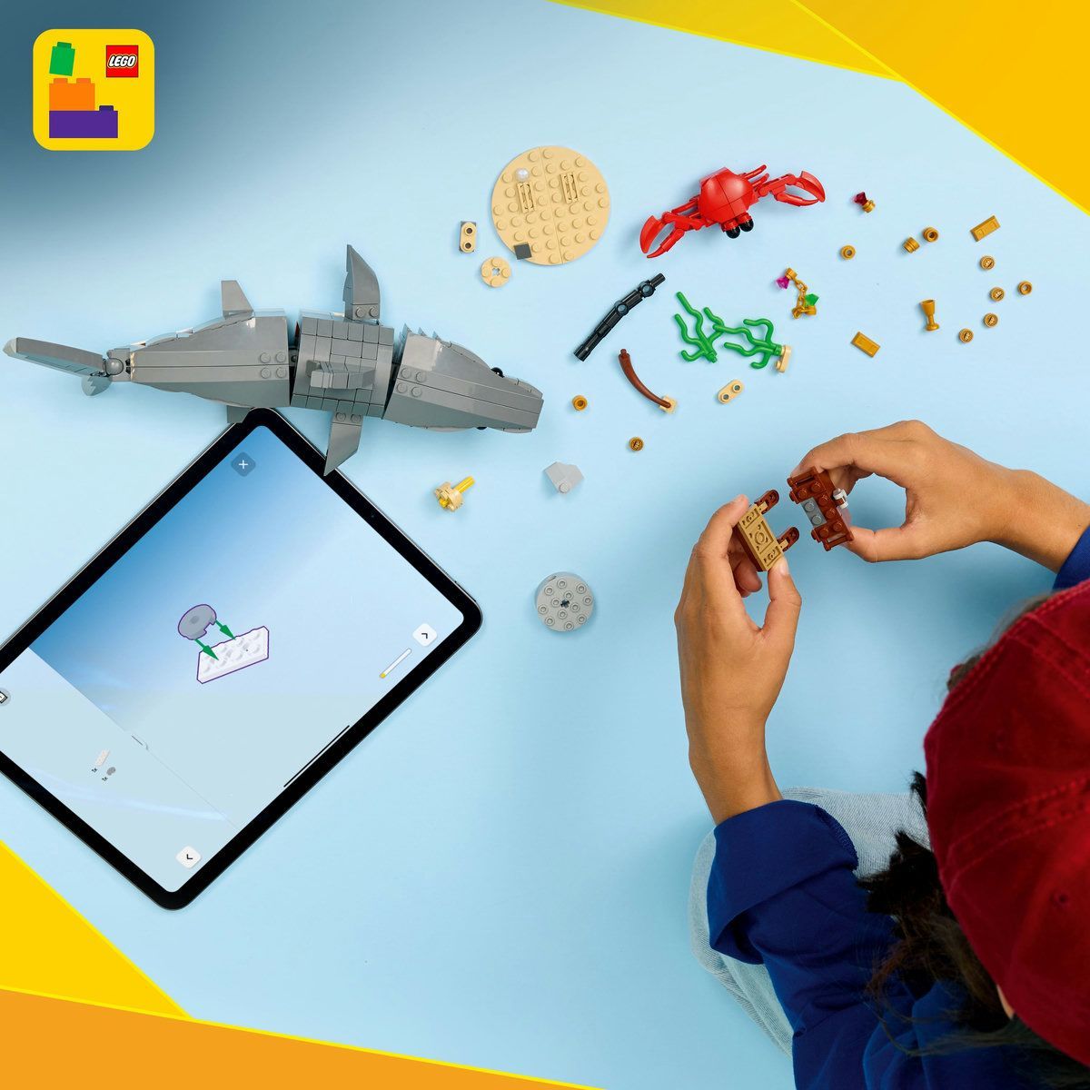 LEGO CREATOR RECHIN FEROCE CU UN CUFAR DE COMORI 31381 [ps:97f1c368-57fd-4f5e-8bca-d238ce005c5b]