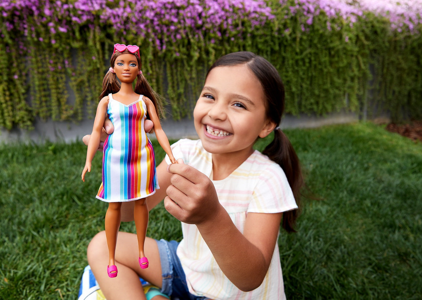 BARBIE TRAVEL PAPUSA BARBIE ANIVERSARE 50 DE ANI MALIBU - Imagine 11