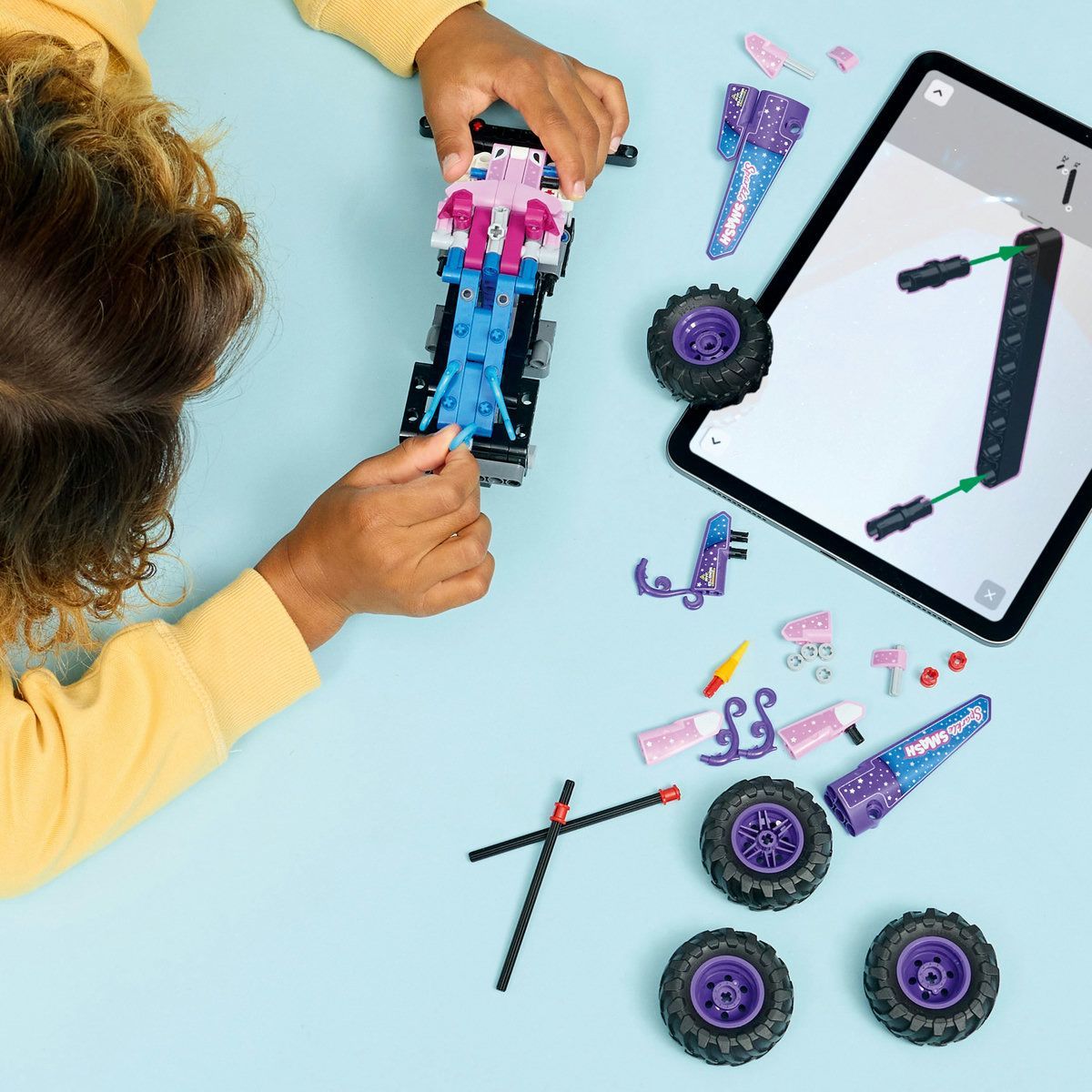 LEGO TECHNIC MONSTER JAM SPARKLE SMASH CU MOTOR CU ARC 42220 [ps:32ba7491-5630-4de3-9b10-050c6f957c81]