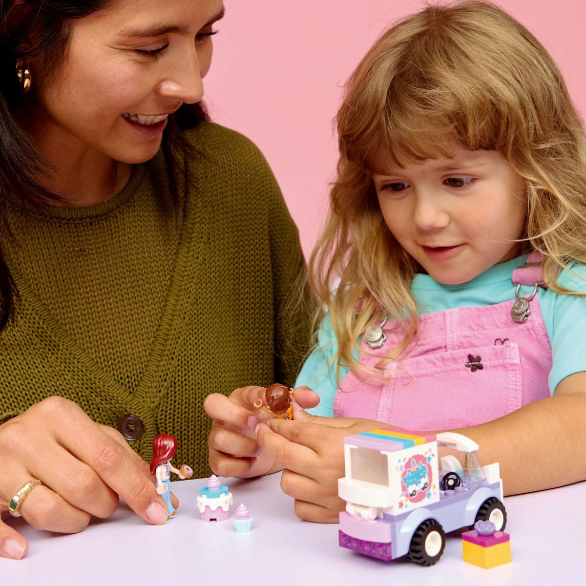 LEGO FIRENDS MASINA UNICORN PENTRU LIVRARE DE TORTURI 42675 [ps:b59fadb3-1ae4-4dc4-9c7b-27991ec95d38]