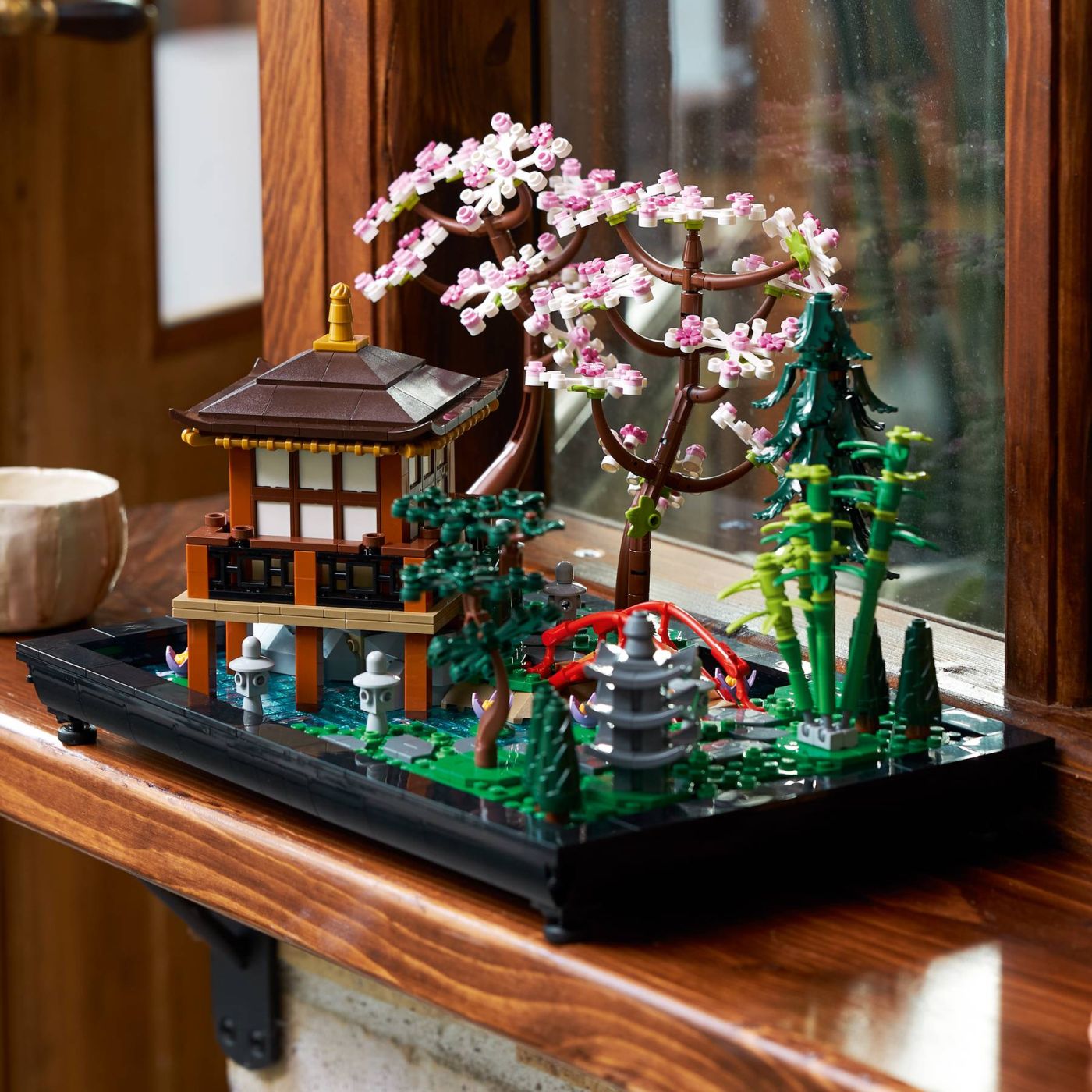 LEGO ICONS GRADINA SERENA 10315 [ps:8b660930-c5ad-4877-8c69-9ae829d48d9d]