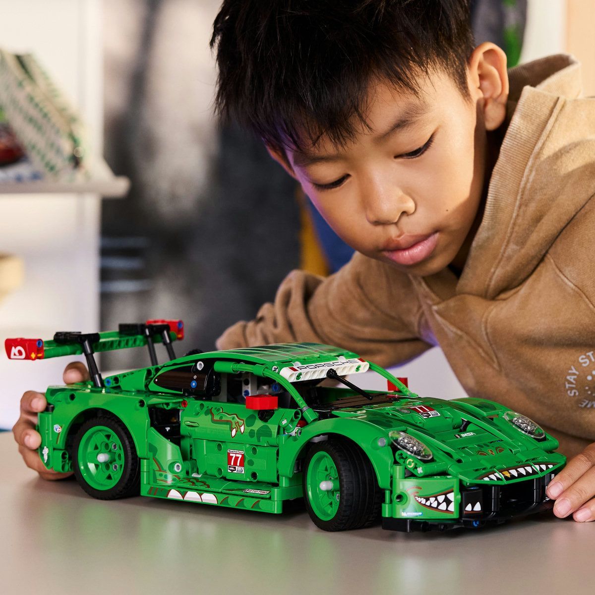 LEGO TECHNIC MASINA PORSCHE 911 GT3 R REXY AO RACING 42224 [ps:ff6b1d69-fc78-4b11-b601-07170df66f14]