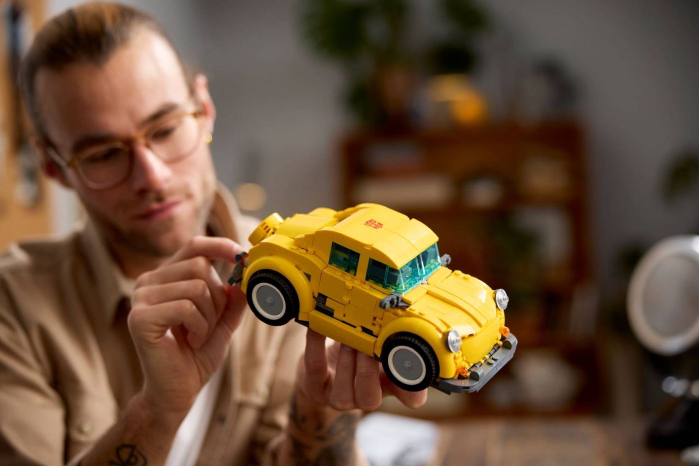 LEGO ICONS TRANSFORMERS BUMBLEBEE 10338 [ps:3c7cf173-1480-4e77-a719-b26f396af556]
