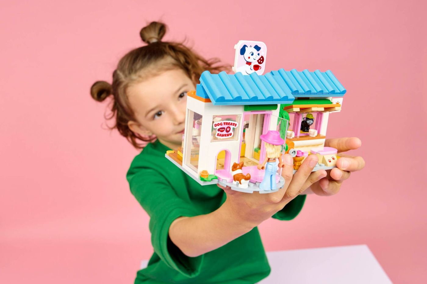 LEGO FIRENDS BRUTARIE CU BUNATATI PENTRU CAINI 42677 [ps:3015aaf5-8ccb-4c1a-bc21-2acce5ae4f2d]