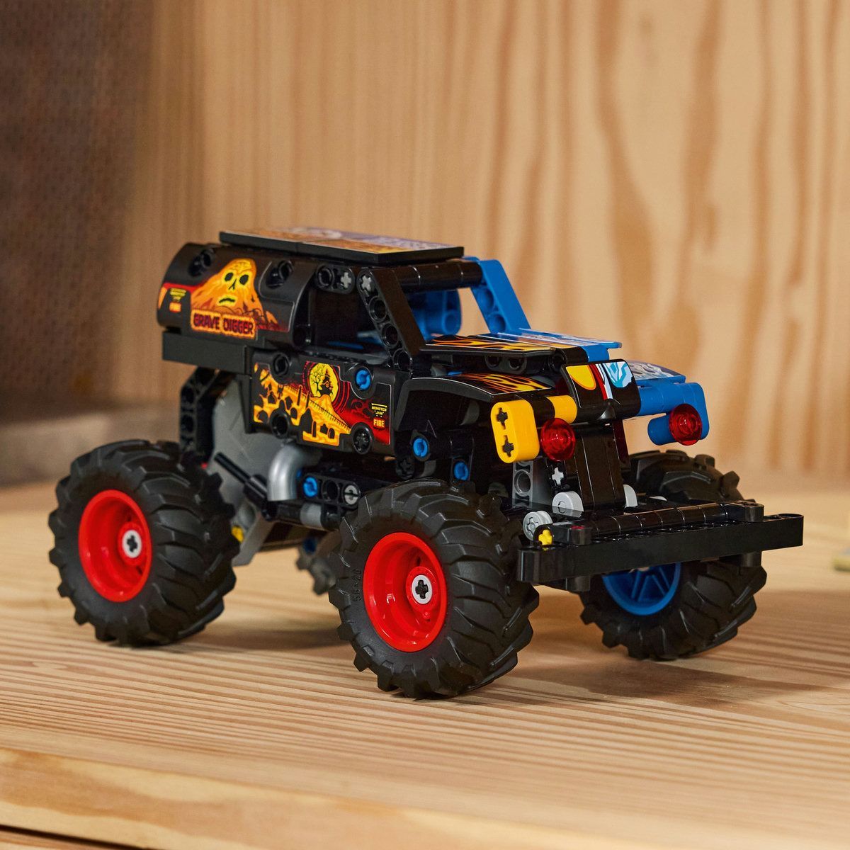 LEGO TECHNIC MONSTER JAM GRAVE DIGGER FOC SI GHEATA 42219 [ps:266bc430-55b1-44ff-95bc-34331a9d2800]