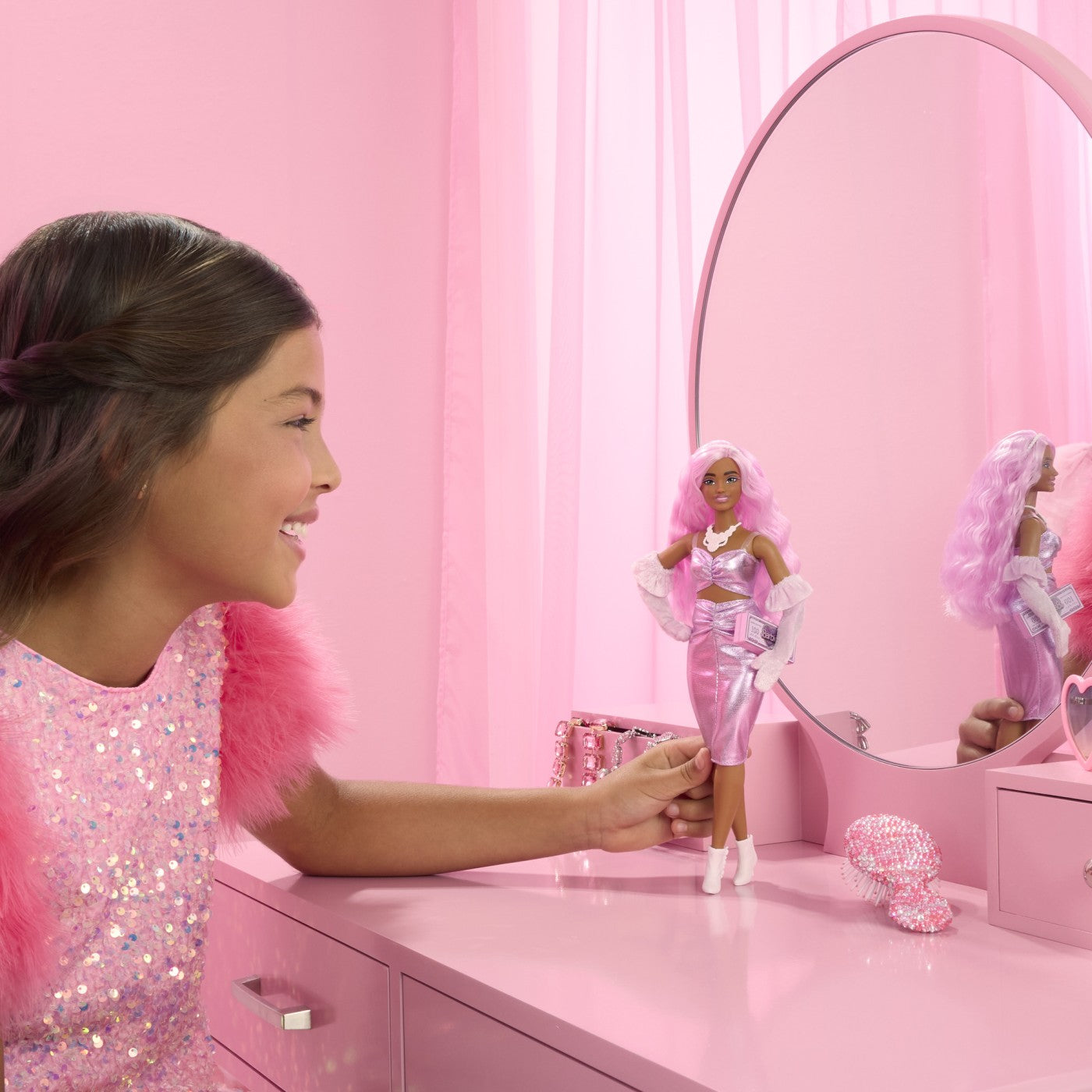 BARBIE DELUXE STYLE PAPUSA BARBIE CU SALOPETA ROZ SI PAR - Imagine 15