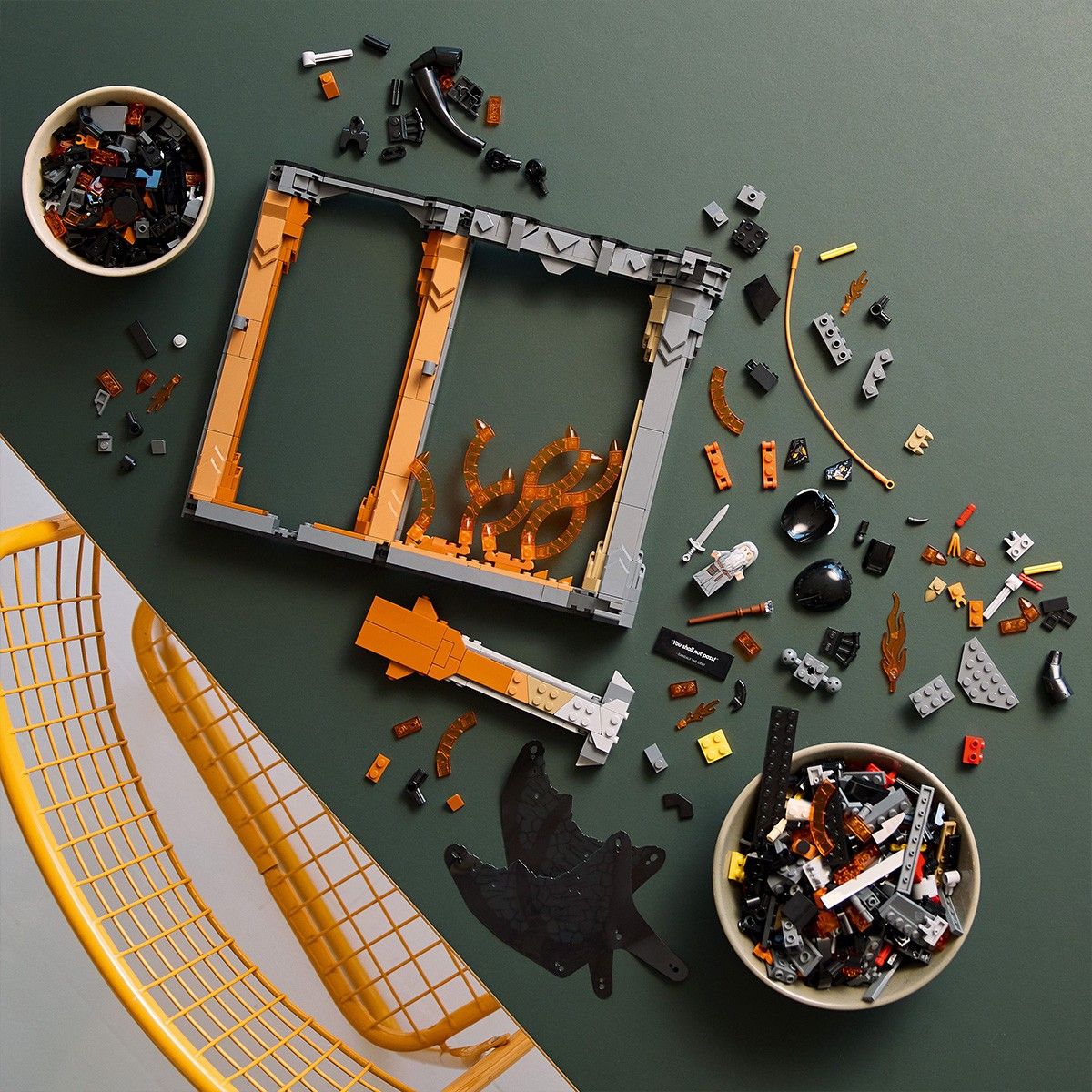 LEGO ICONS STAPANUL INELELOR DIORAMA PENTRU BIBLIOTECA CU UN BARLOG 10367 [ps:79cd834e-0f7d-4b77-a0d5-73f6ce6a47b9]