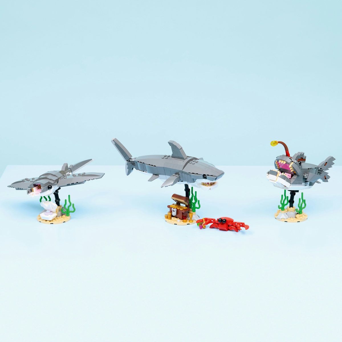 LEGO CREATOR RECHIN FEROCE CU UN CUFAR DE COMORI 31381 [ps:2a45d93b-ea24-400b-8a80-380a5de97572]