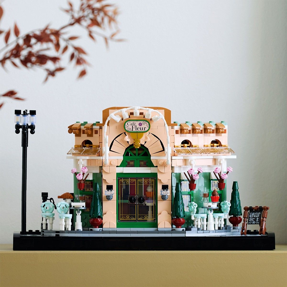 LEGO ICONS CAFENEA FRANTUZEASCA 10362 [ps:8c027897-7e11-44e9-8c58-957b3150a1bd]