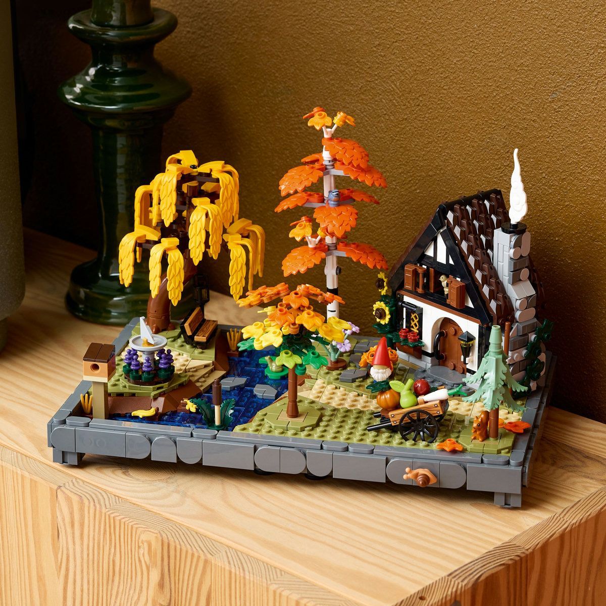 LEGO ICONS GRADINA DE CABANA TOAMNA 11372 [ps:c6376630-f6ea-4ee3-bd85-77bae71ab5cb]