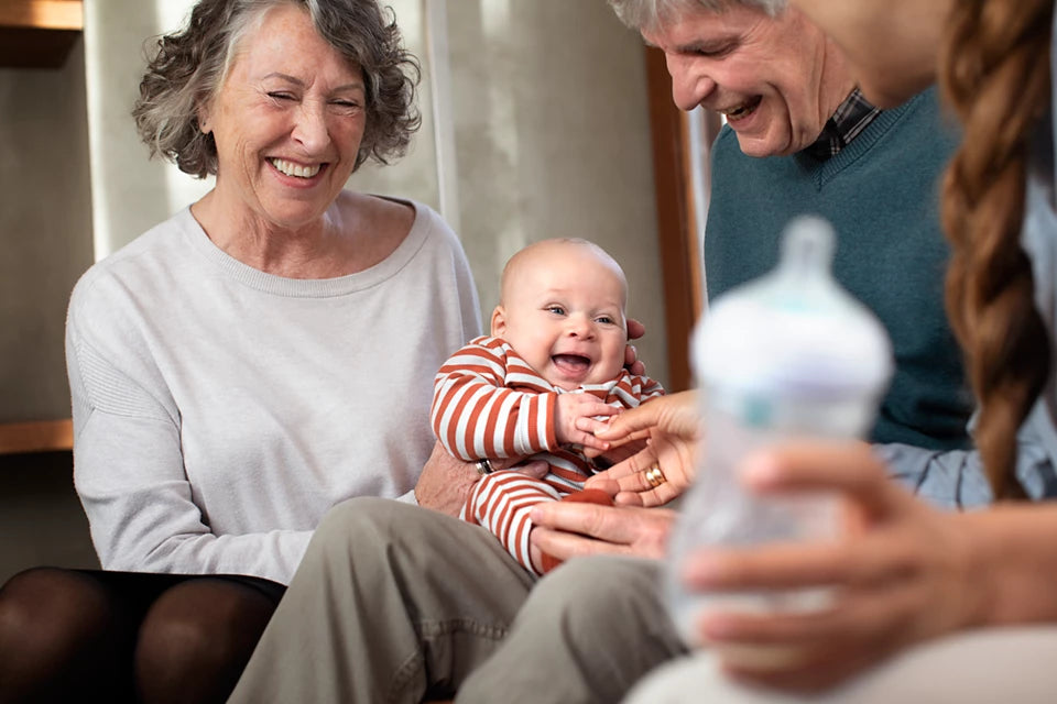 Set de biberoane pentru bebeluşi SCD657/11