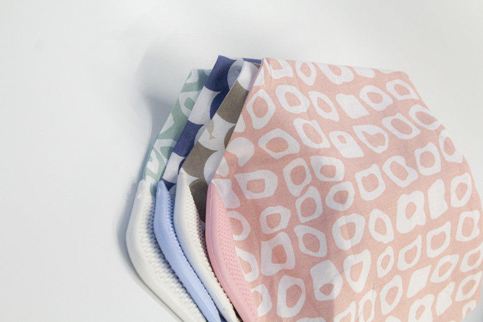 Baveta BabyJem tip bandana cu jucarie dentitie