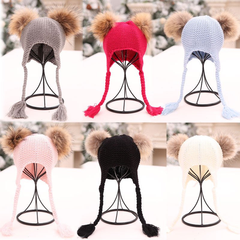 Caciulita Eva cu 2 pampoane