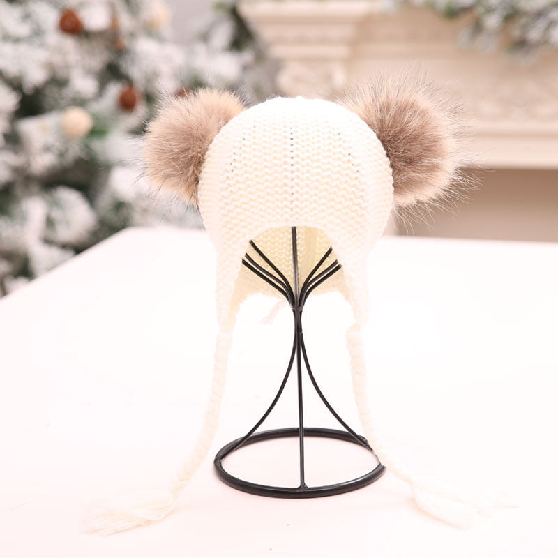 Caciulita Eva cu 2 pampoane