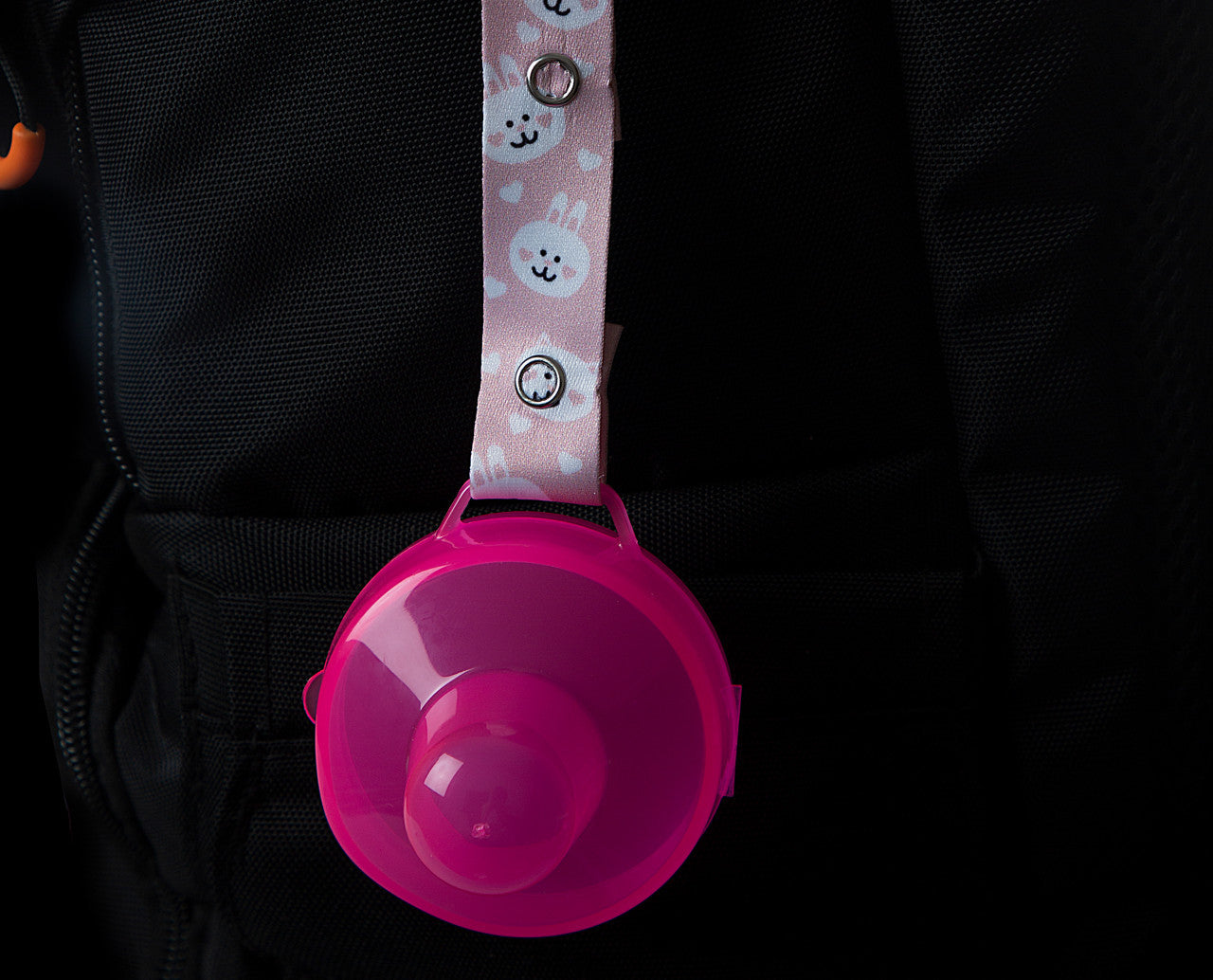 Cutiuta pentru suzeta cu lantisor BabyJem