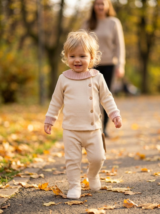 Set body și păturică tricot bej cu detalii crem – imagine prezentare