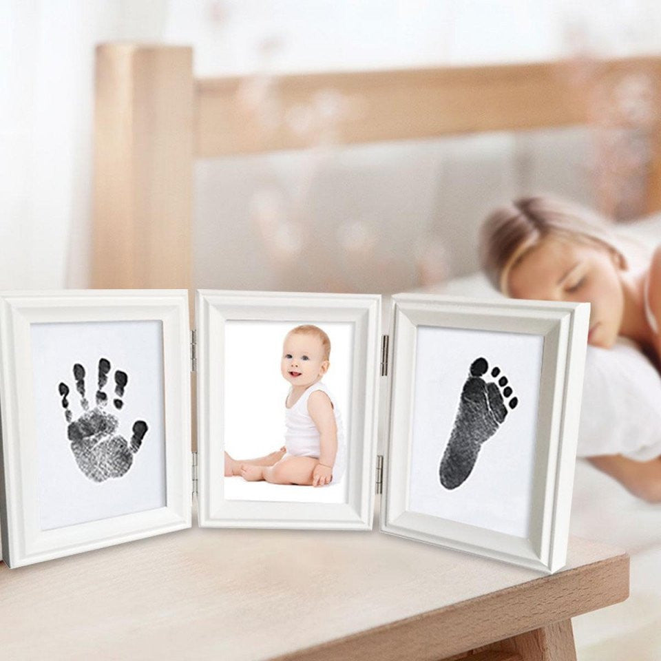 Kit rama foto tripla mobila cu cerneala pentru manuta si piciorus Drool (Culoare rama: Natur, Culoare ink: Albastru) [ps:0183b8c5-e53c-407b-b4c5-30d2e34df52c]