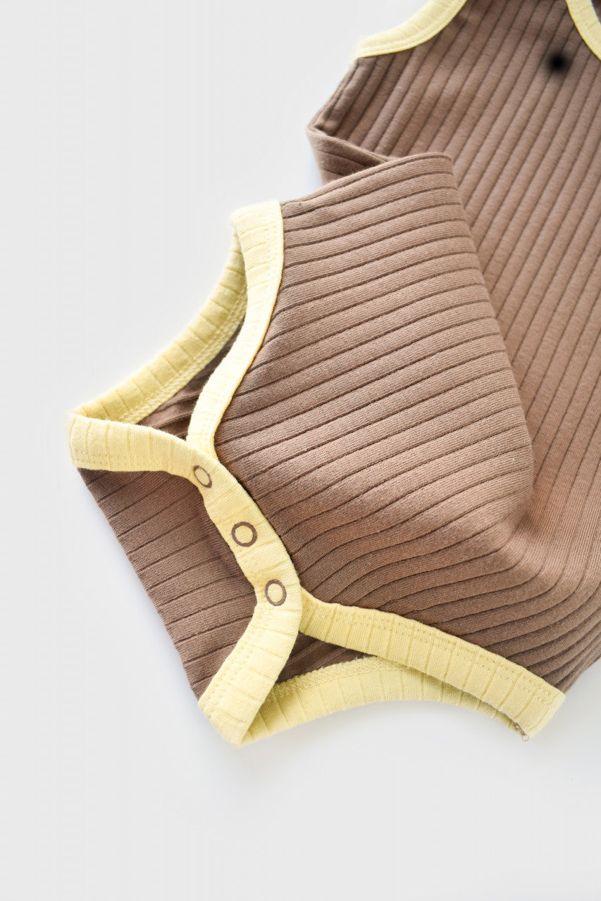 Set 2 body-uri fara maneci bebe unisex Girafa, BabyCosy, 100% bumbac organic