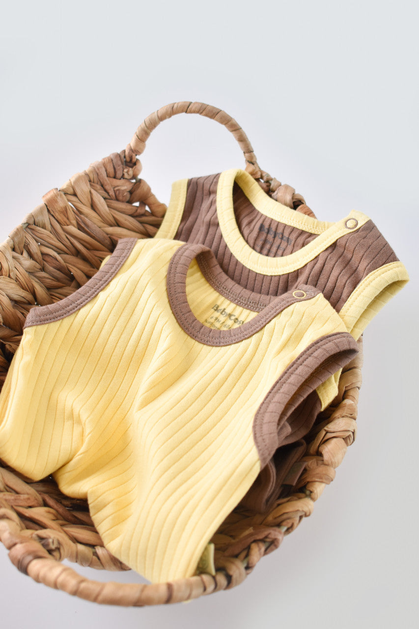 Set 2 body-uri fara maneci bebe unisex Girafa, BabyCosy, 100% bumbac organic