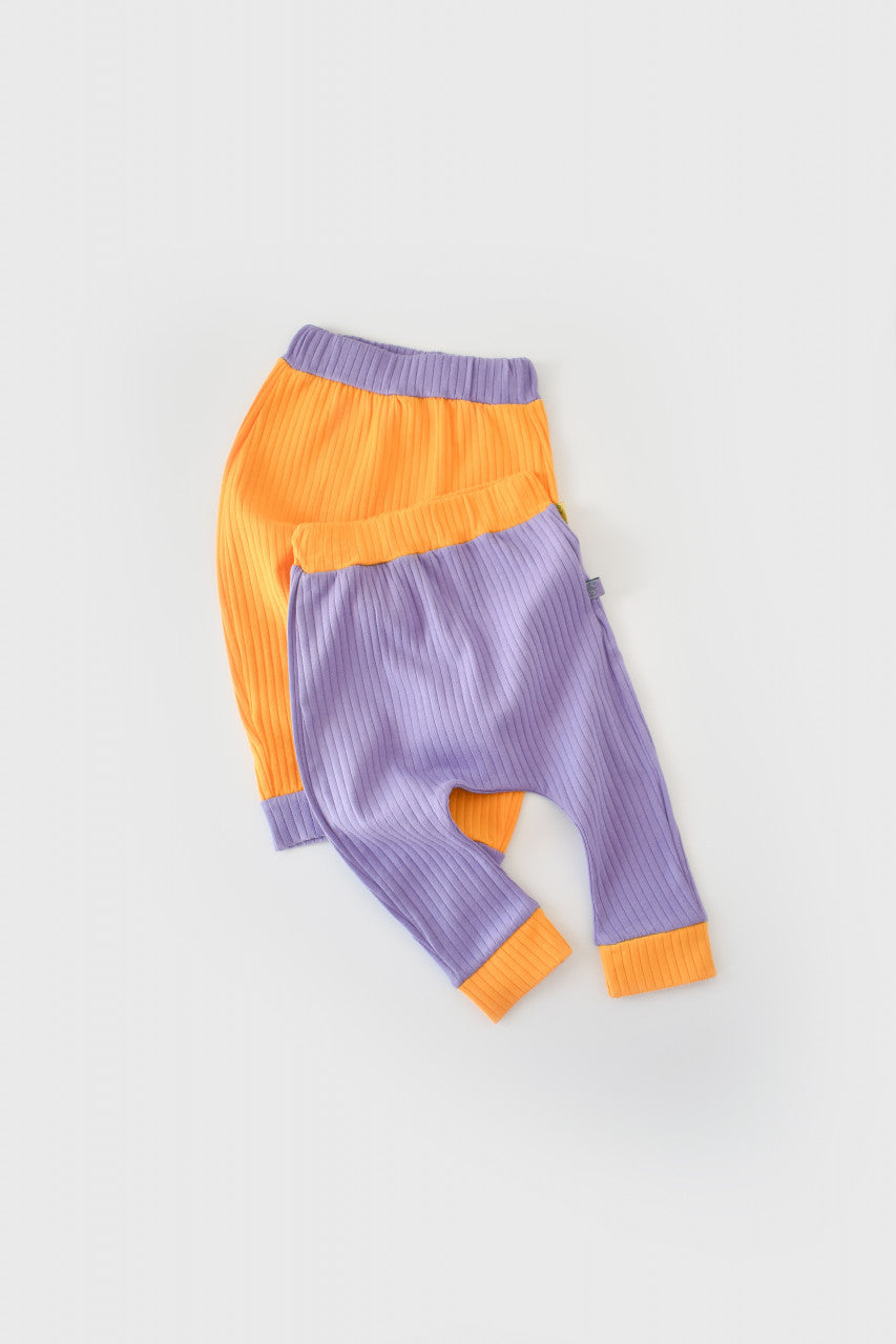 Set 2 pantaloni Ribana Bebe Unisex din bumbac organic si 5%elastan - Ecru/Bordo, BabyCosy