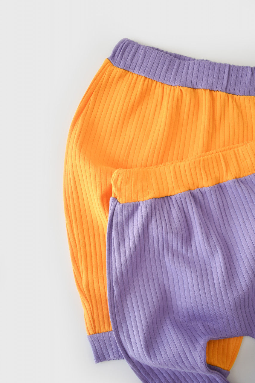 Set 2 pantaloni Ribana Bebe Unisex din bumbac organic si 5%elastan - Ecru/Bordo, BabyCosy