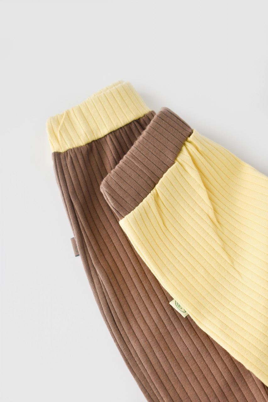 Set 2 pantaloni Ribana Bebe Unisex din bumbac organic si 5%elastan - Ecru/Bordo, BabyCosy