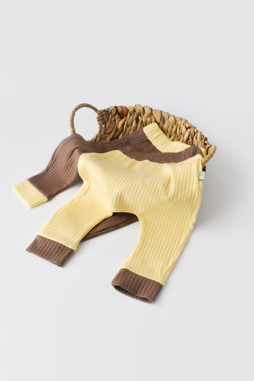 Set 2 pantaloni Ribana Bebe Unisex din bumbac organic si 5%elastan - Ecru/Bordo, BabyCosy